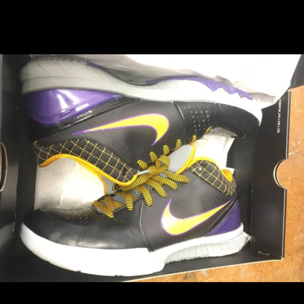 Kobe IV protro carpe diems